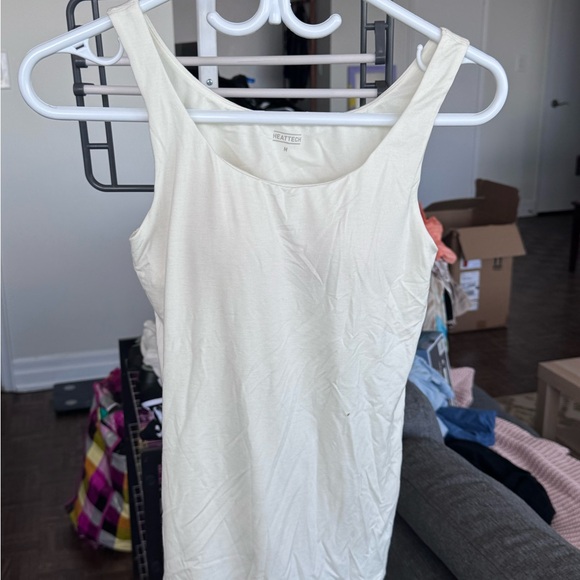 Heattech White Sleeveless Top - Picture 1 of 2